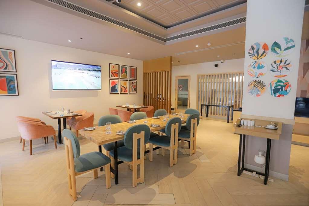Park Inn By Radisson New Delhi Lajpat Nagar Restaurant photo